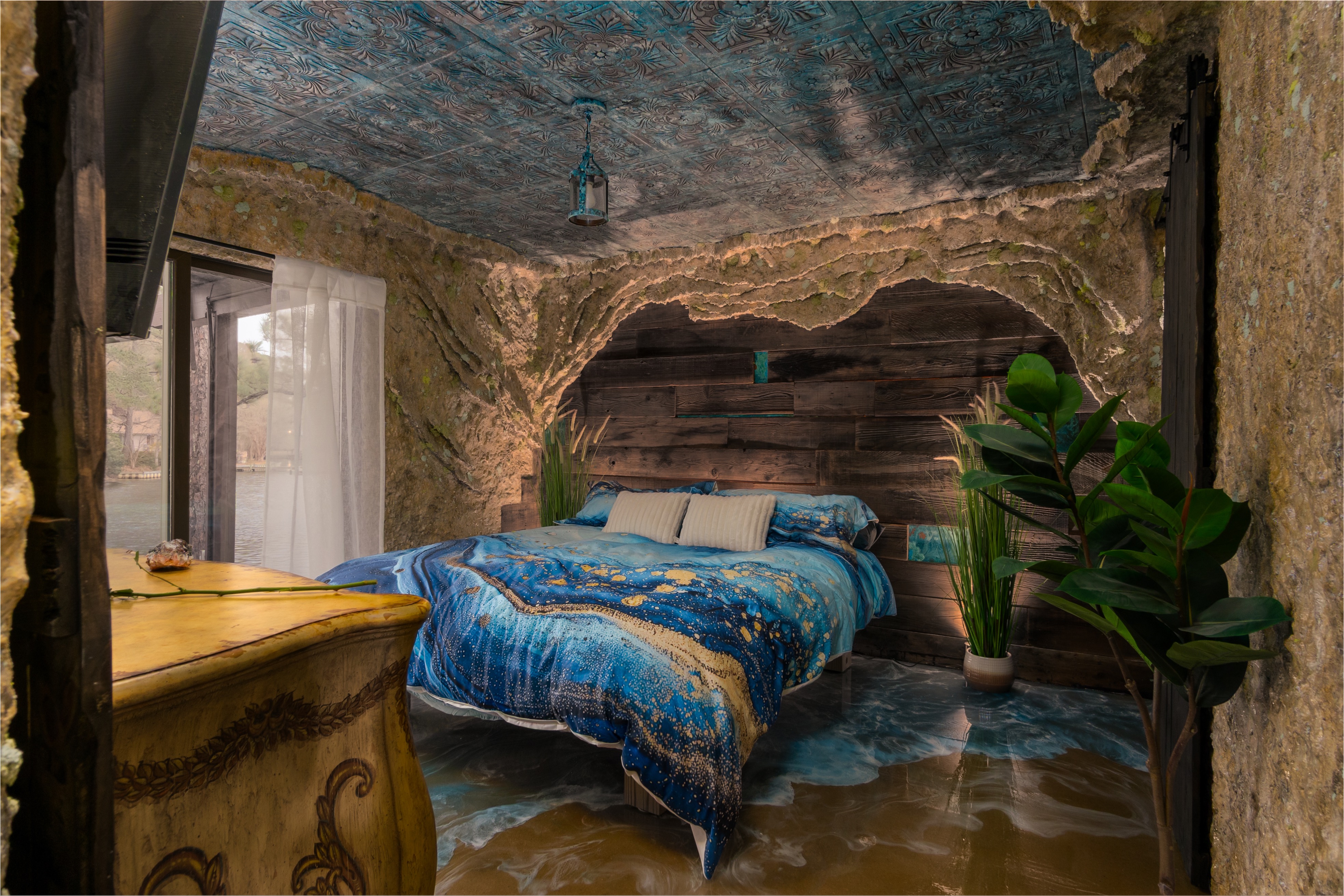 Immersive Wall and Resin Floor Environments. 308