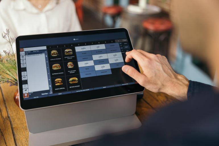 Restaurants Rely on Oracle Cloud to Drive Revenue and Efficiency 739