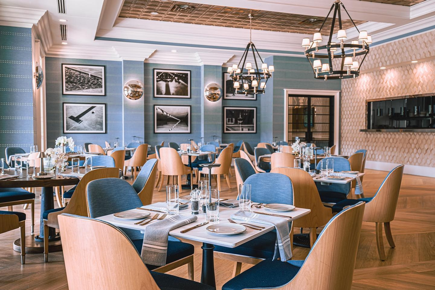Seating: Fine Dining 18