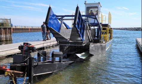 AQUATIC TRAILERS & HAULERS 53
