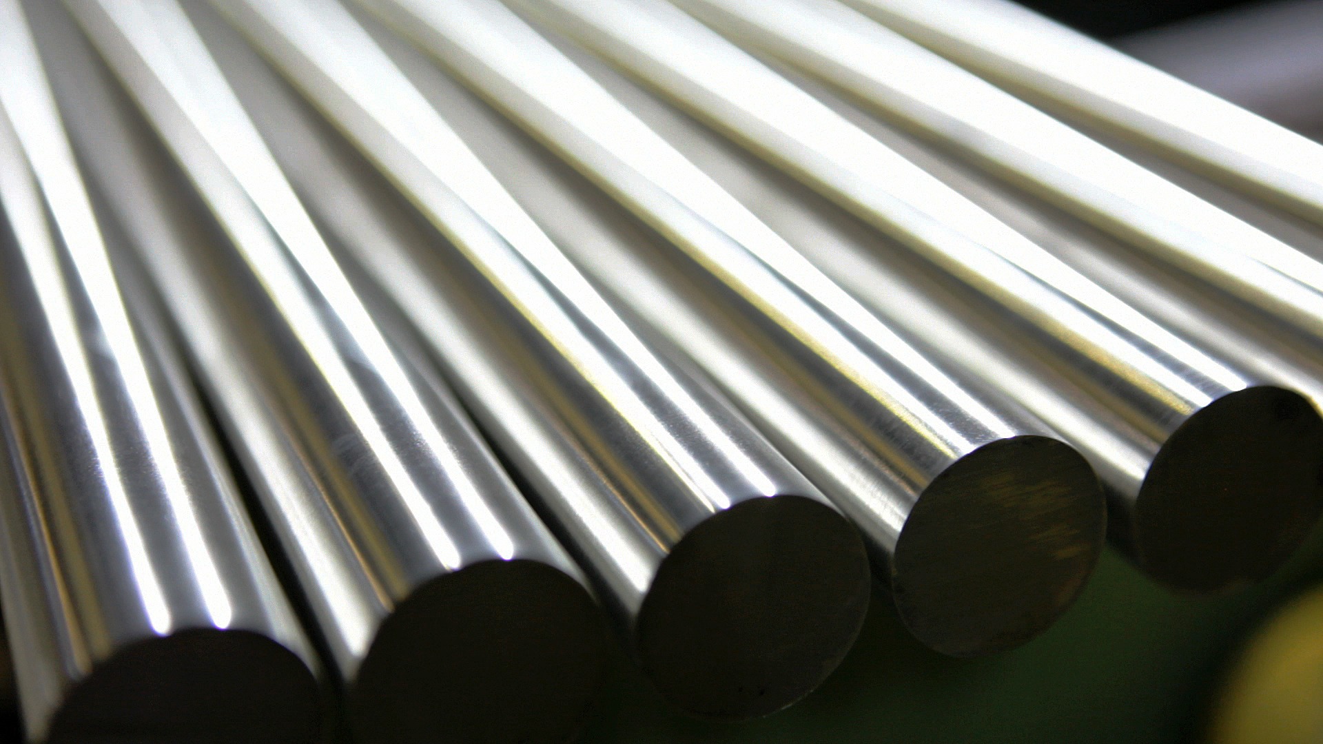 Stainless Steel and Nickel Round and Hex bars for the fastener industry 289