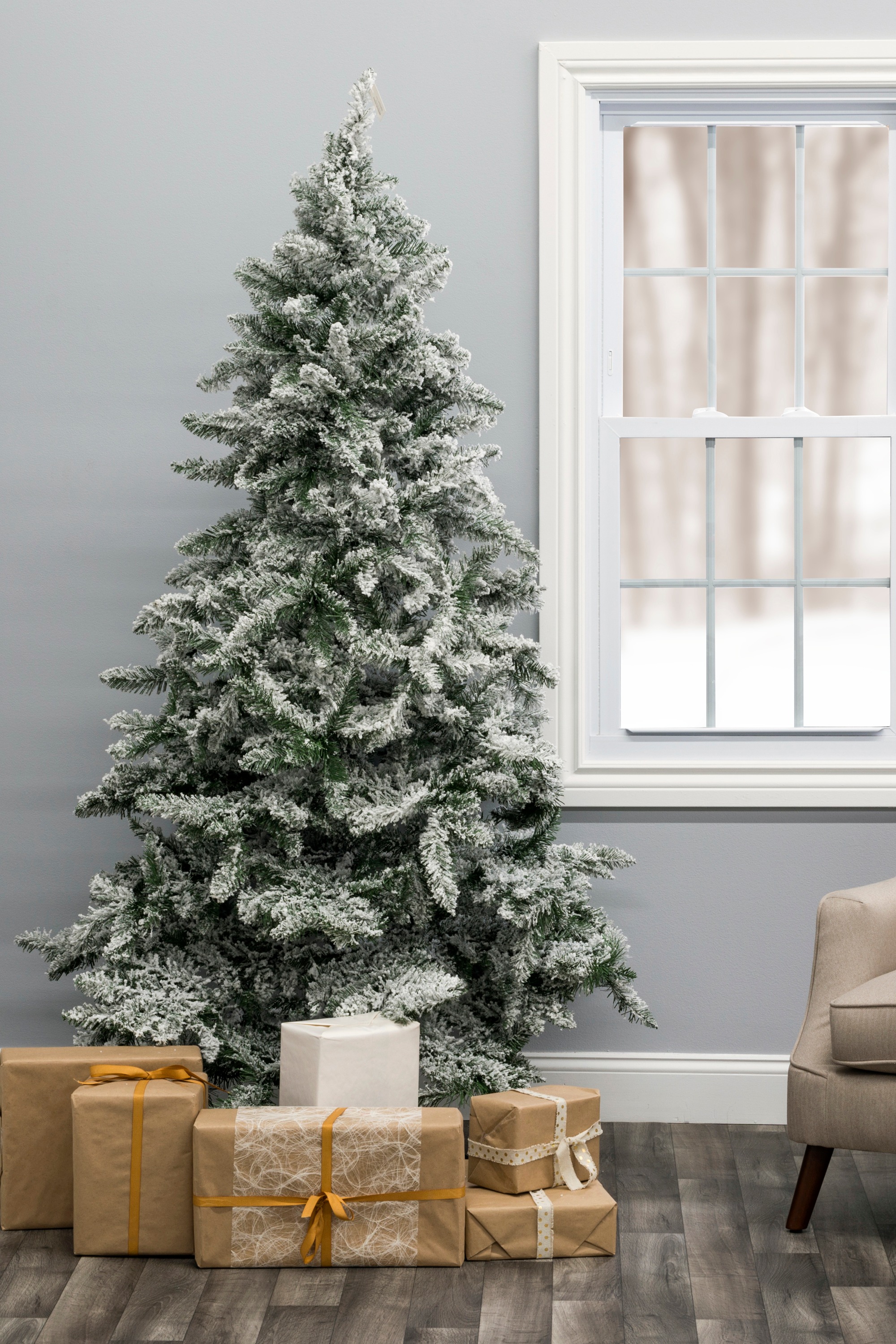 6.5' Alpine Spruce Christmas Tree with Metal Stand 717
