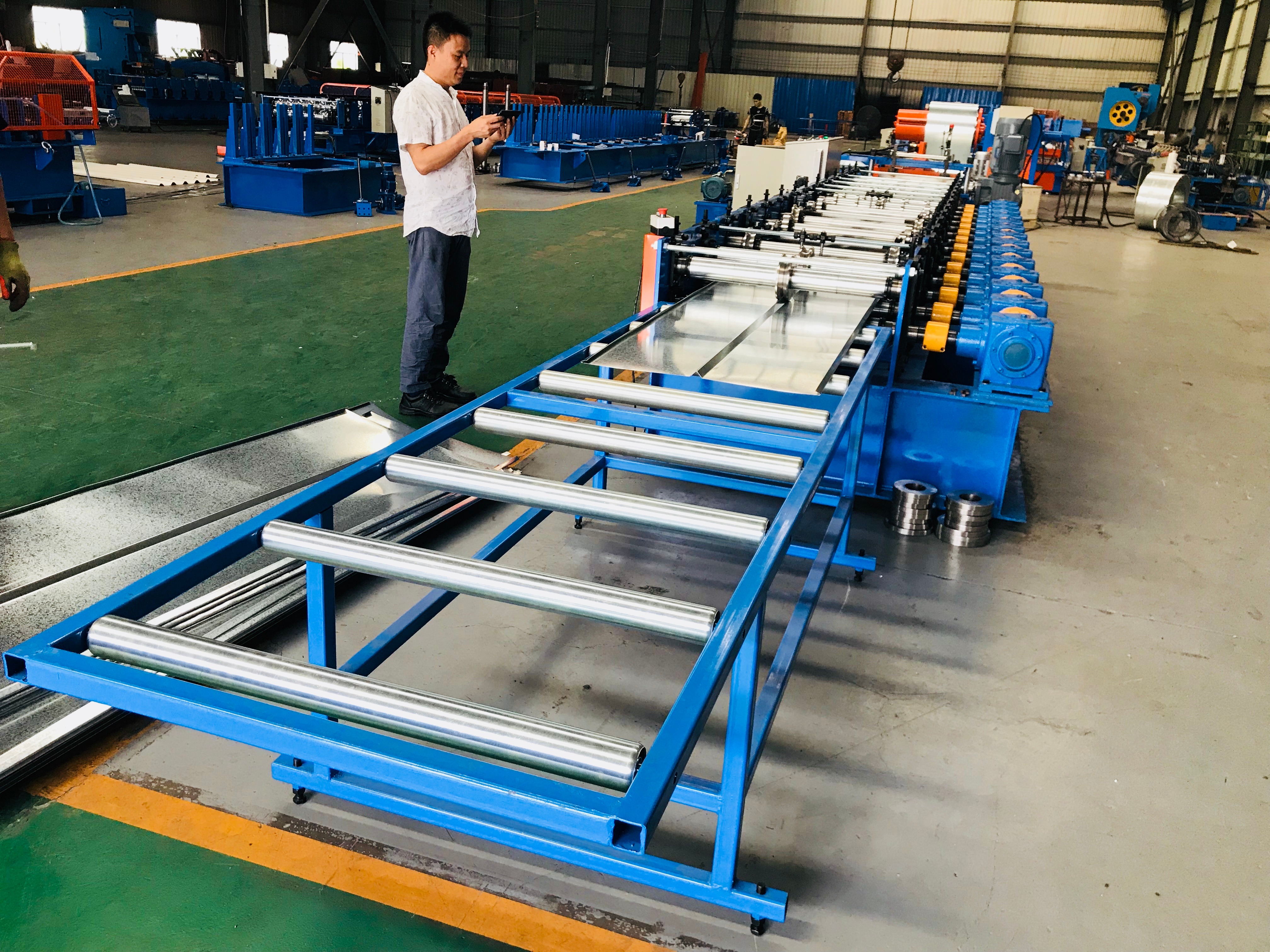 38MPM Ridge Cap Machine 76