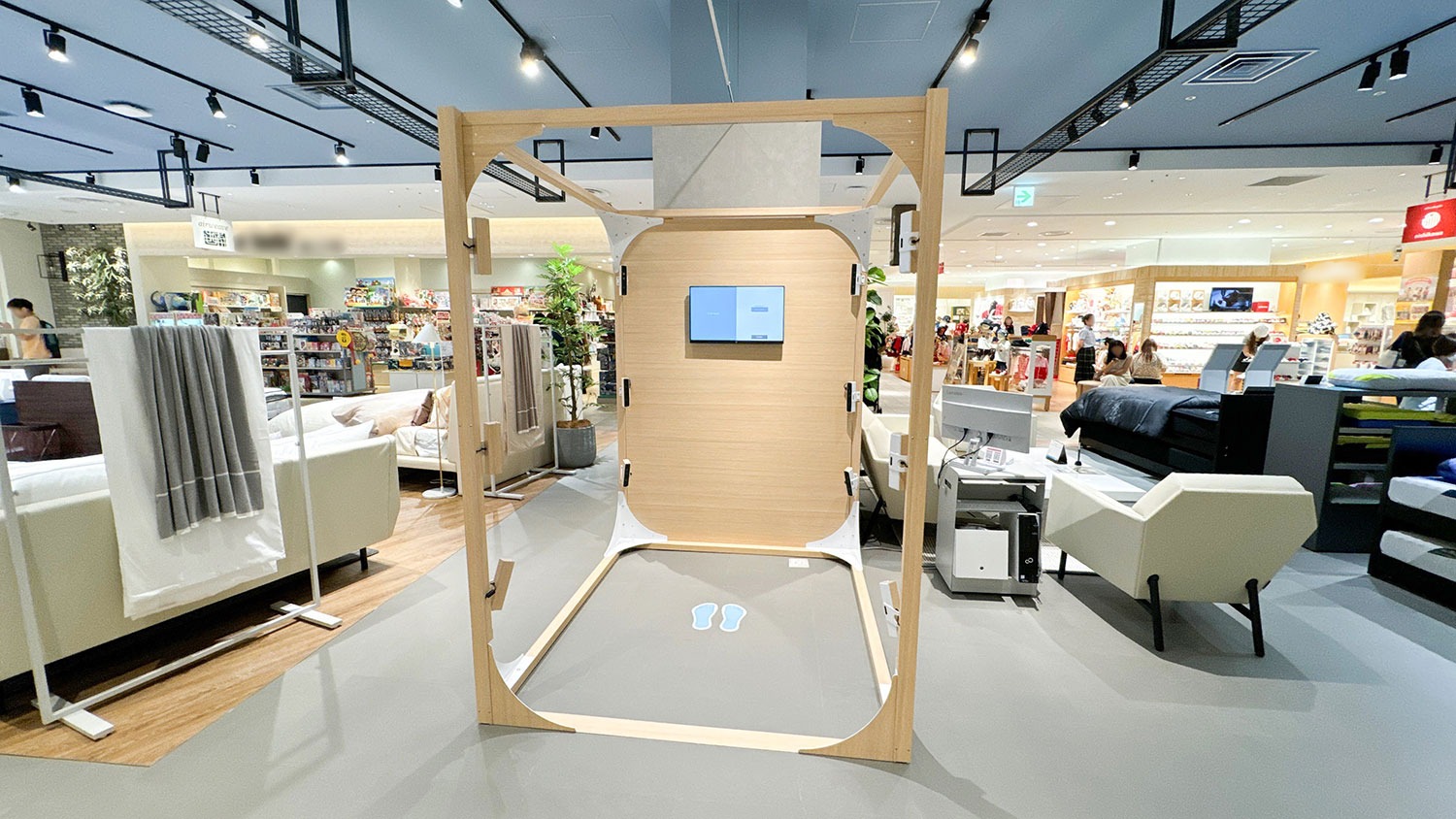 Nihonbashi Nishikawa introduces a 3D body scanner 1387