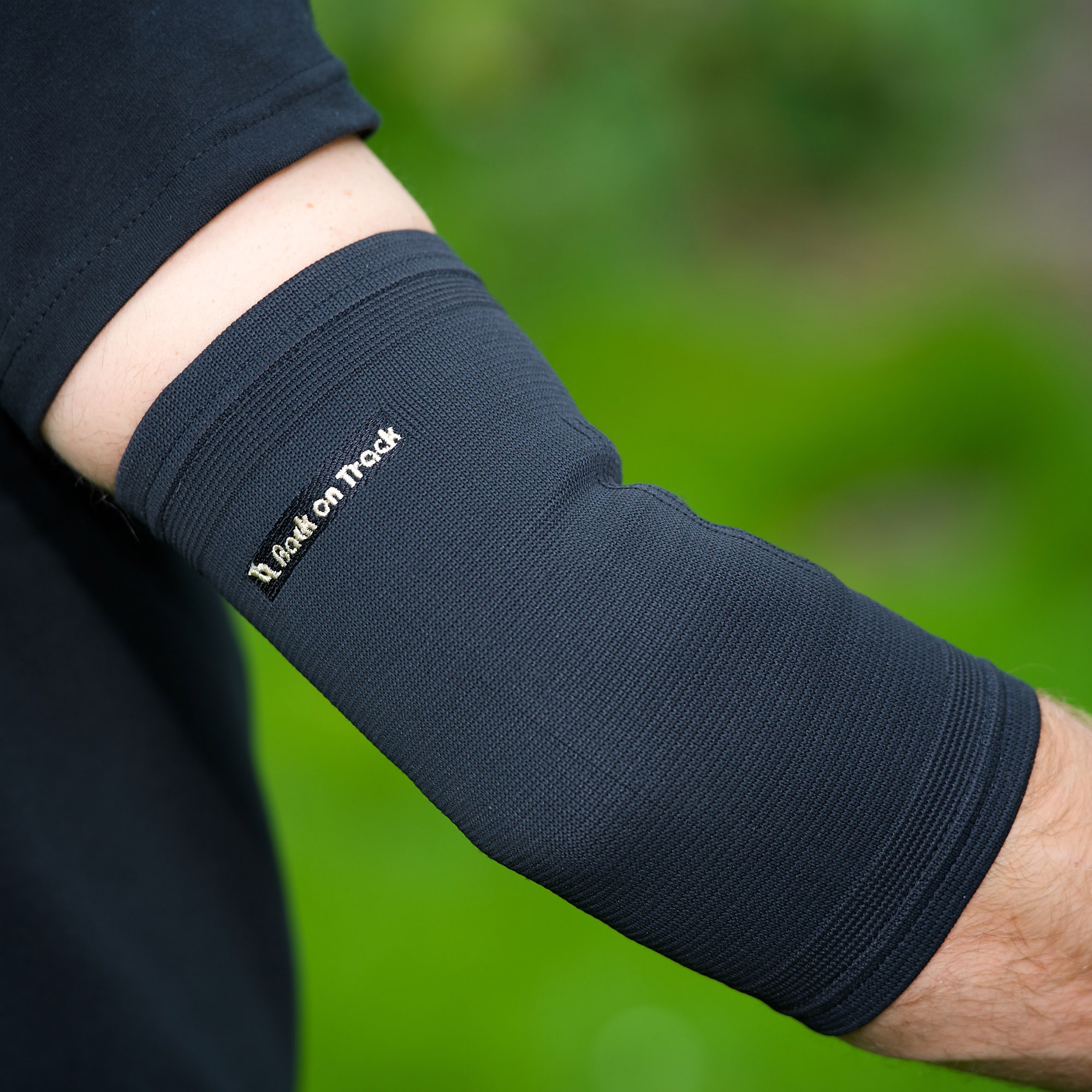 Back on Track Elbow Support - Classic 2-Way Stretch 252