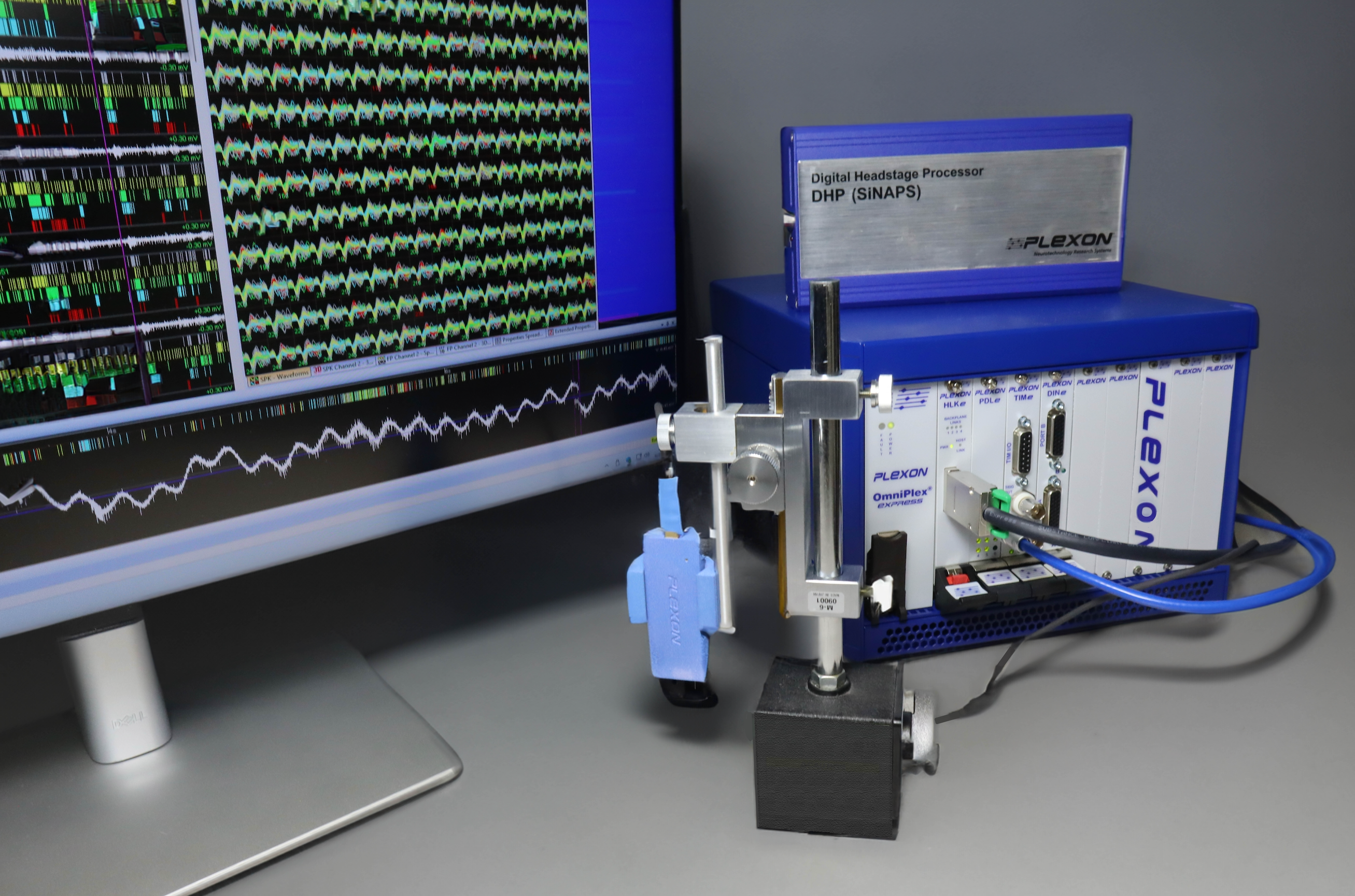 SiNAPS: Simultaneous Neural Recording Active Pixel Sensor Technology 56