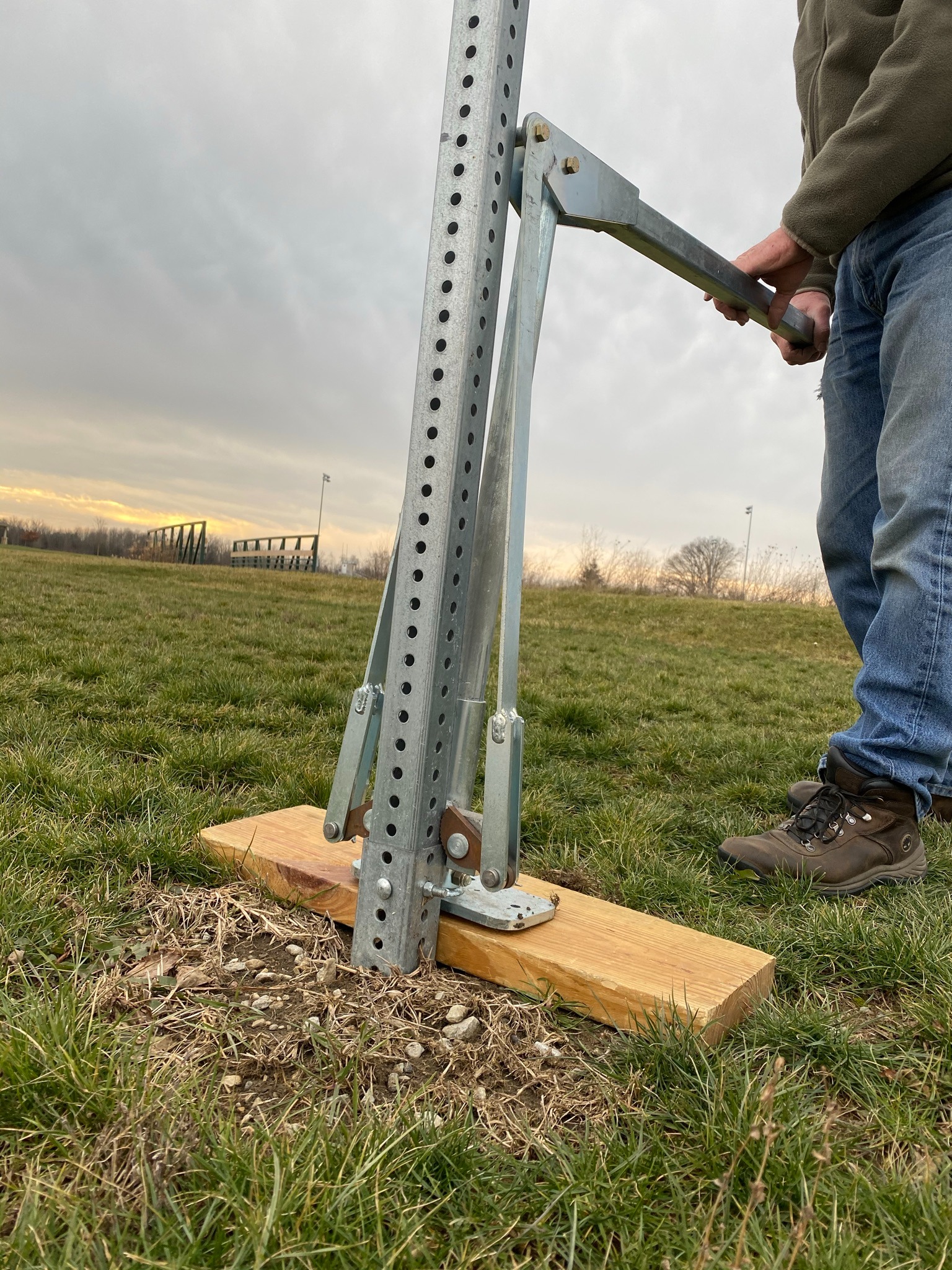 JackJaw 304 and JackJaw 504 - Pulling Square Sign Posts Has Never Been Easier 63