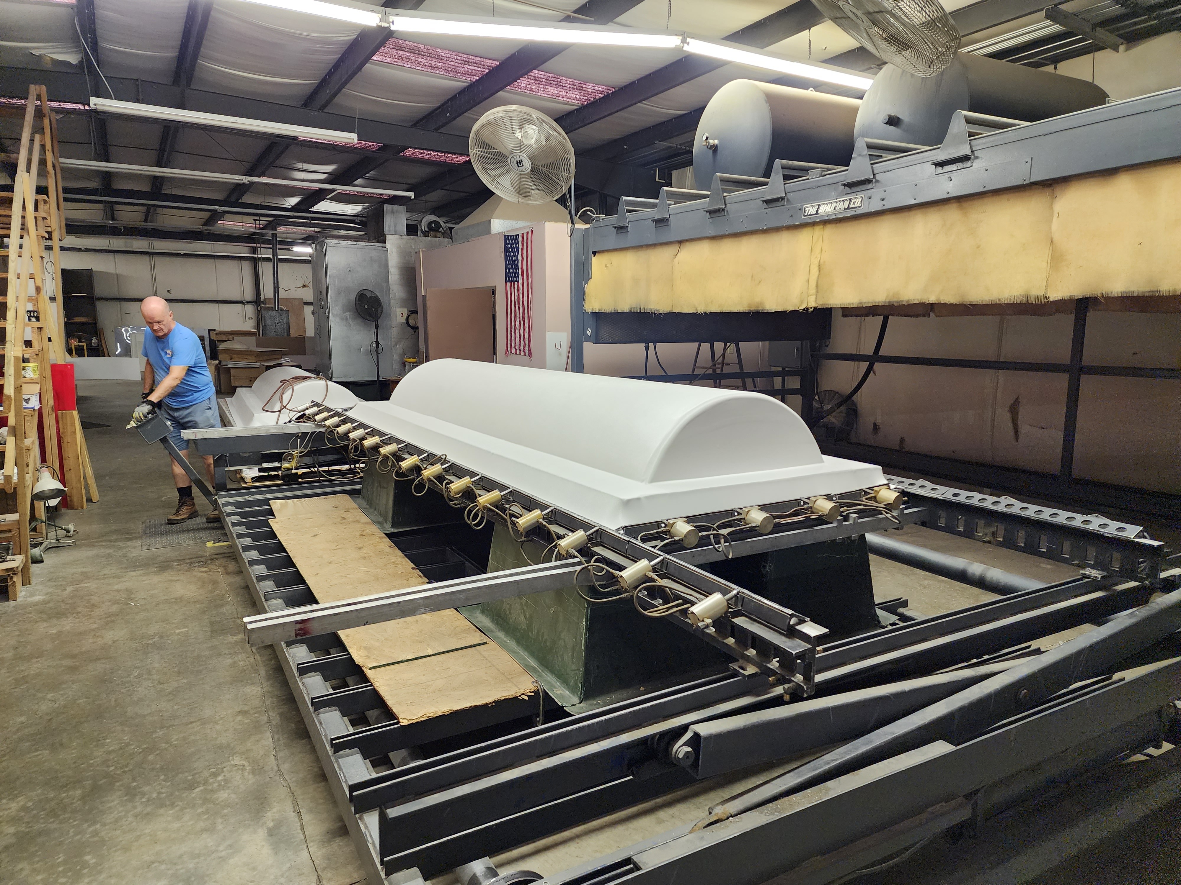 Thermoforming solutions for custom plastic parts 332