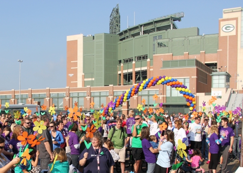 Green Bay, WI Promise Garden inspired balloon arch