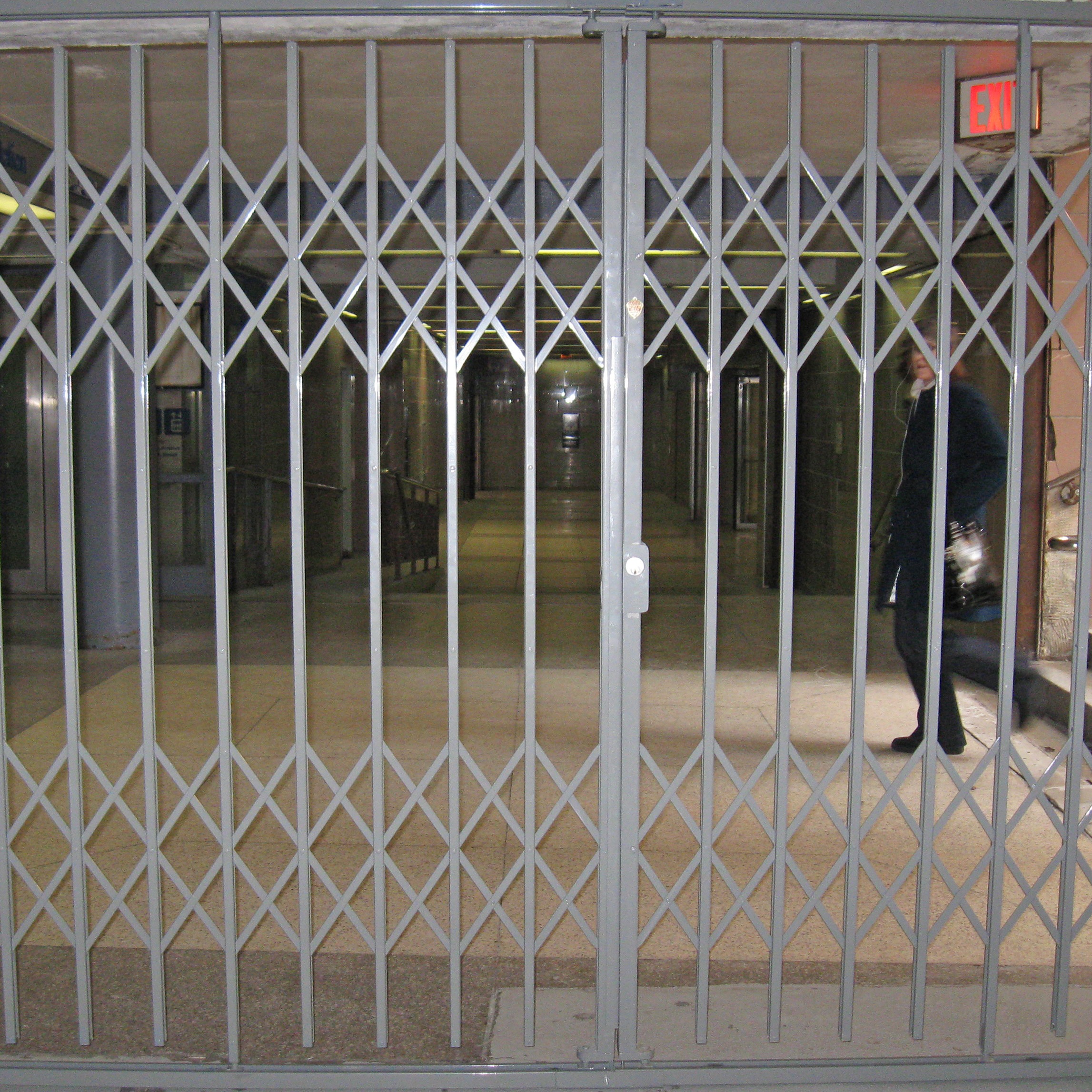 Folding Gates 209
